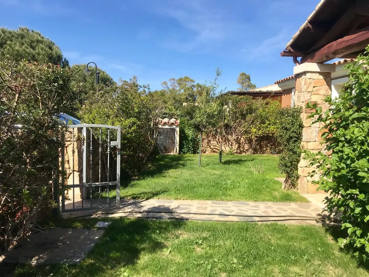 Villa Villetta Indipendente Fronte Spiaggia Budoni