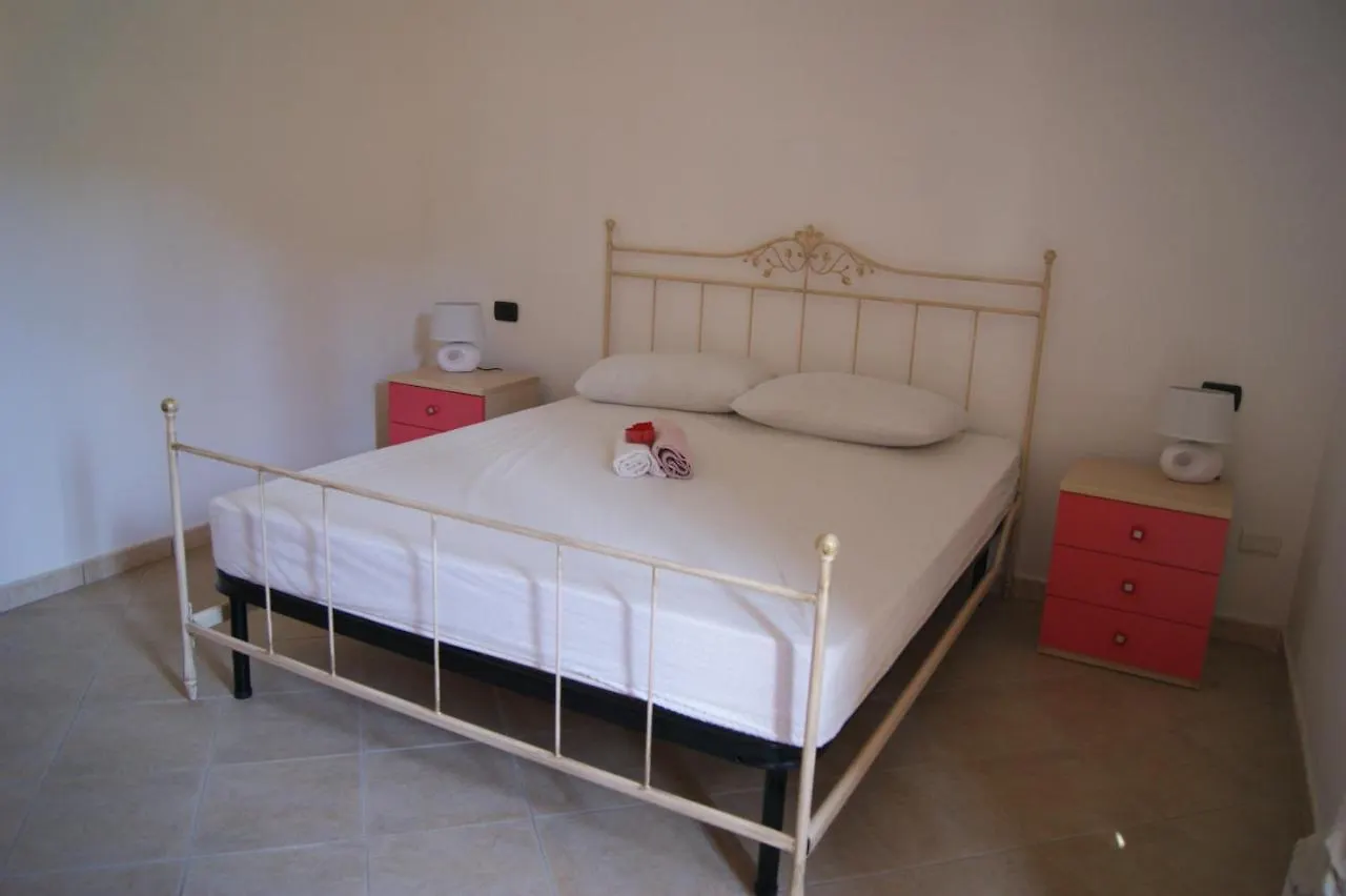 Villa Villetta Indipendente Fronte Spiaggia Budoni 0*,  Italien