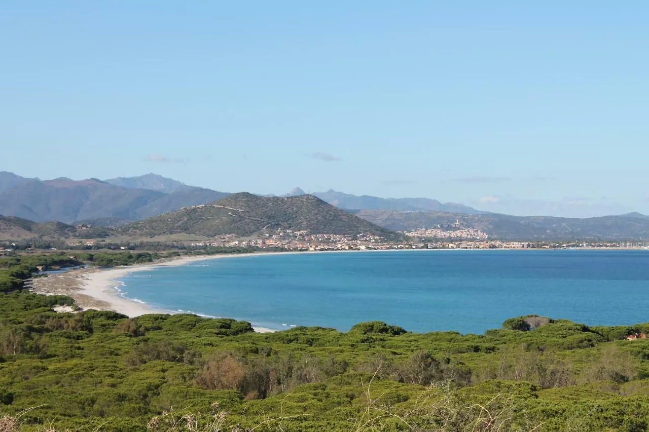 Villa Villetta Indipendente Fronte Spiaggia Budoni