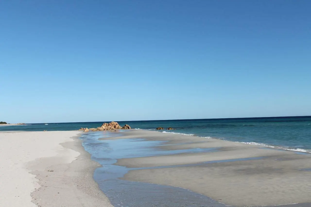 Villa Villetta Indipendente Fronte Spiaggia Budoni
